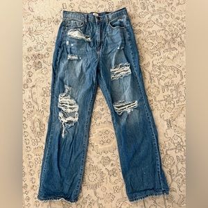 Sneak Peek High Rise Distressed Denim, size 7/28